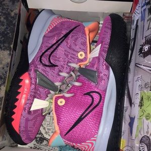 New Mens Nike Kyrie 7 Creator Shoes -Size 7